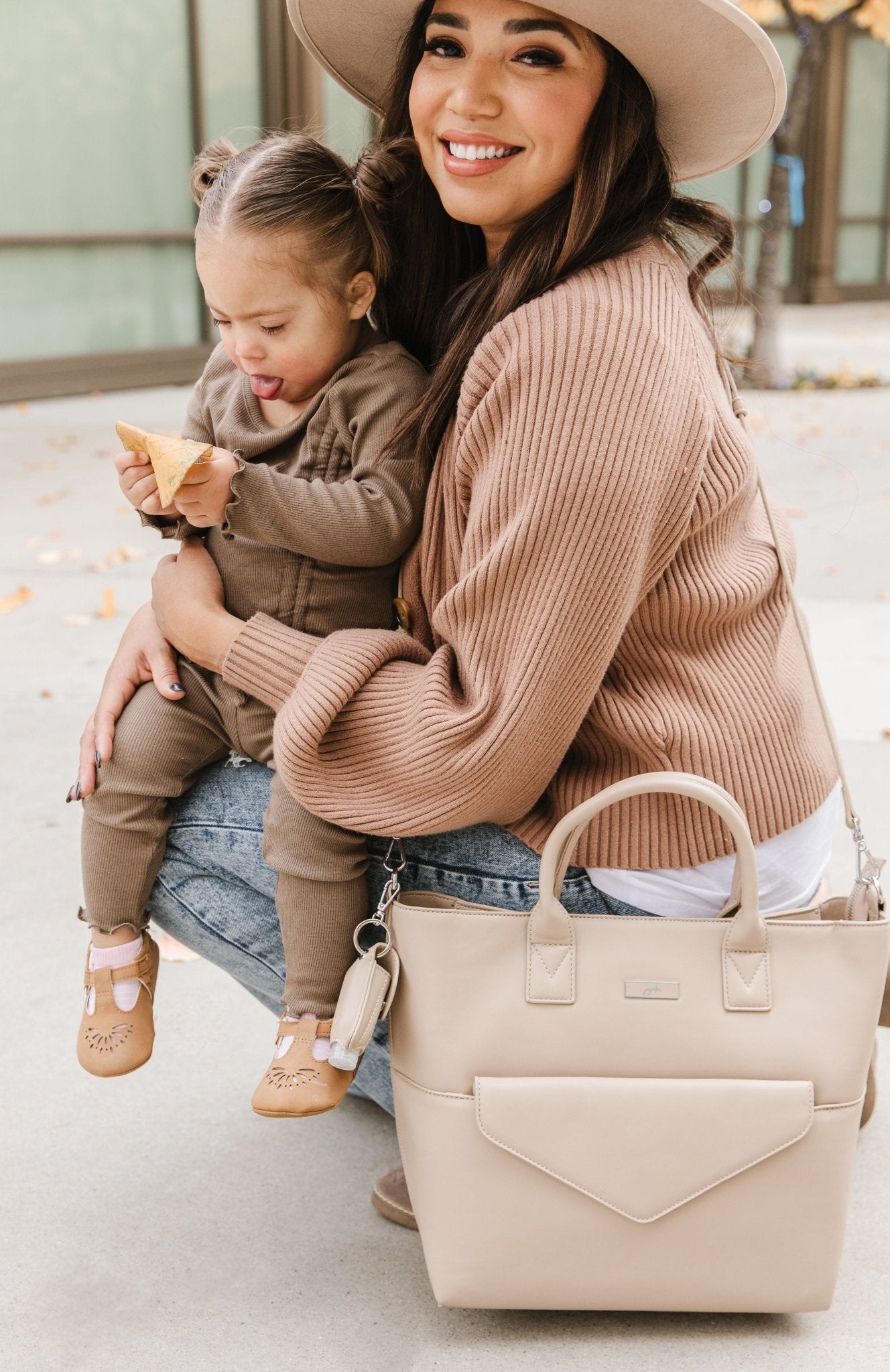 24-7 Tote - Taupe