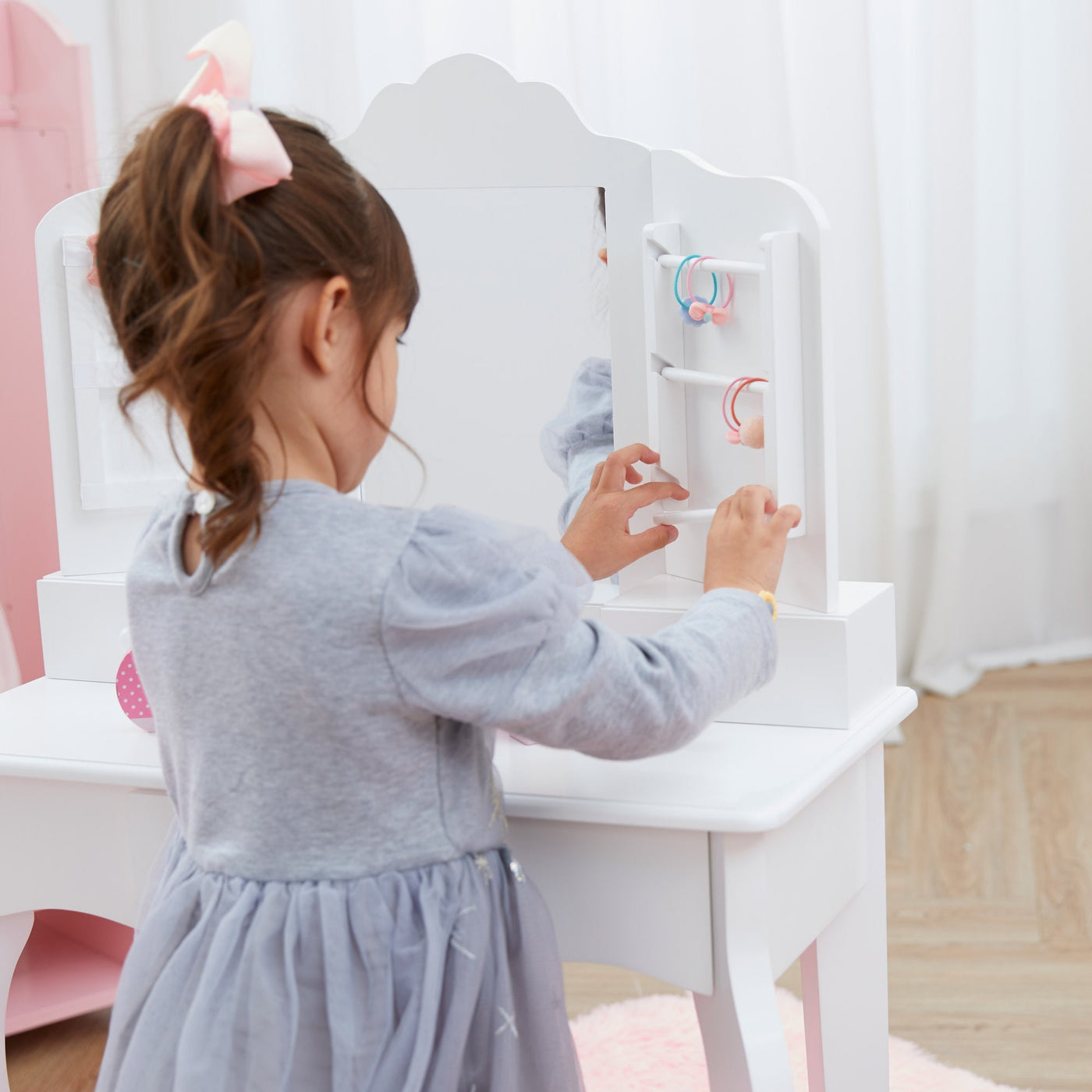 Fantasy Fields Little Princess Anna Vanity Set with Mirror, Drawers, Jewelry Storage, and Stool, White